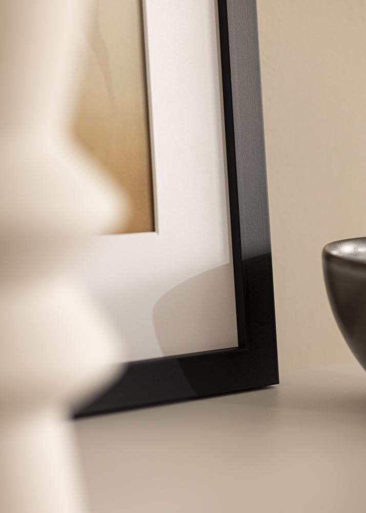 Okvir Crna drvo 68x98 cm - Paspartui Bijela 56x76 cm