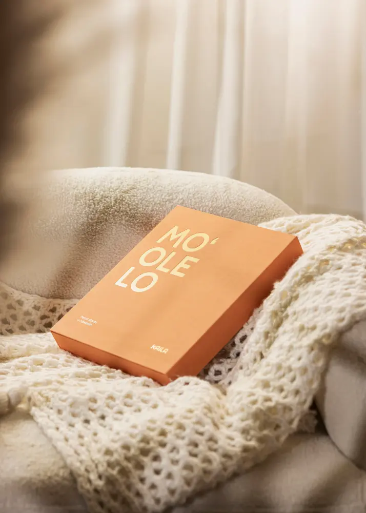 KAILA MO'OLELO - Coffee Table Photo Album (60 Crne Stranice / 30 listova)