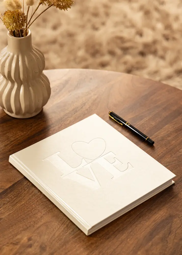 White Love Knjiga gostiju - 23x25 cm (176 Bijele Stranice / 88 listova)