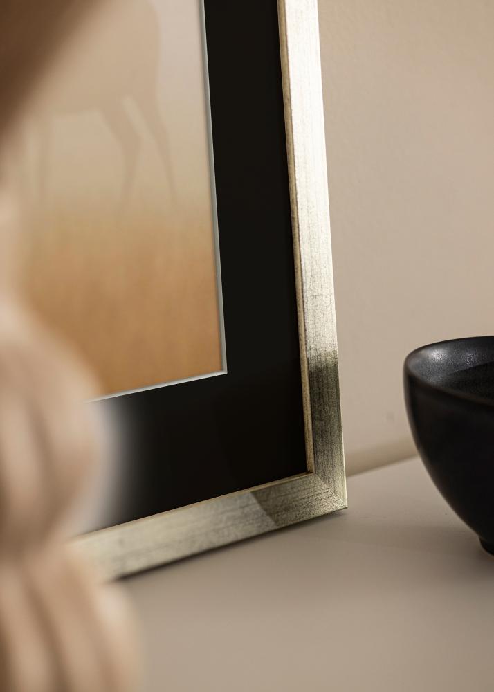 Okvir Profinjeni Srebro 18x24 cm - Paspartu Crno 13x18 cm